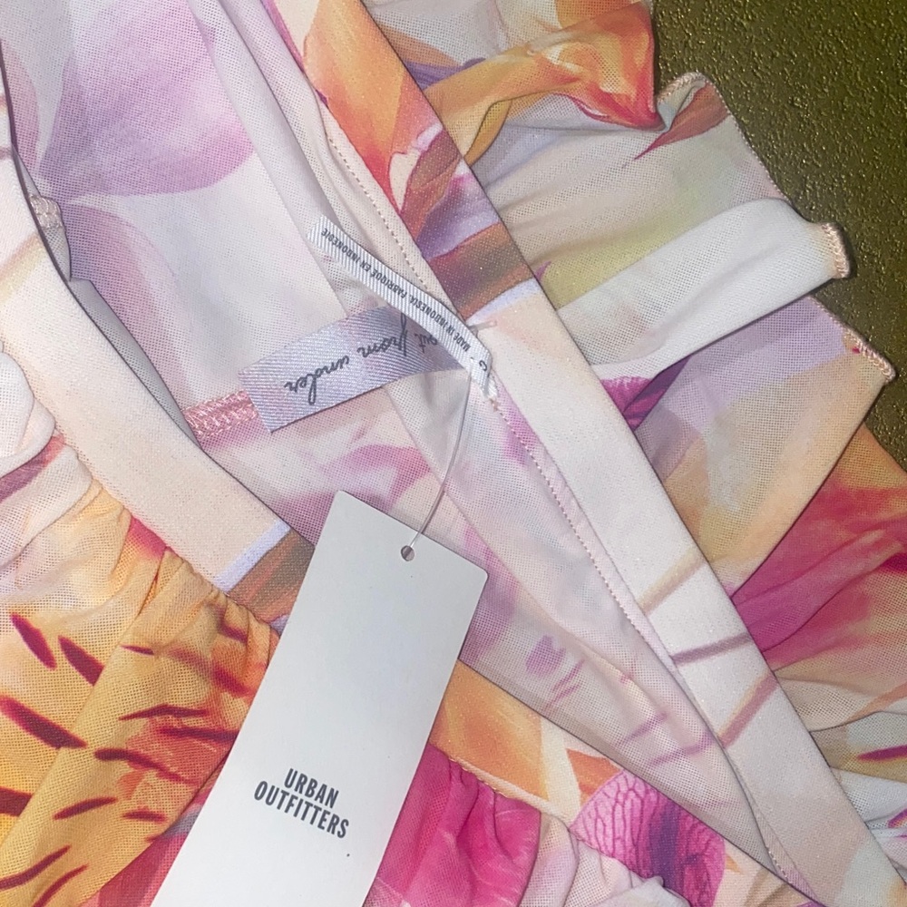 NWT Urban Outfitters Out From Under Cammy Ruffle Trim Micro‎ Skort, Large - Picture 3 of 3